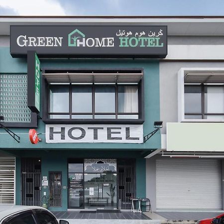 Oyo 90399 Green Home Hotel Syariah Sepang Luaran gambar