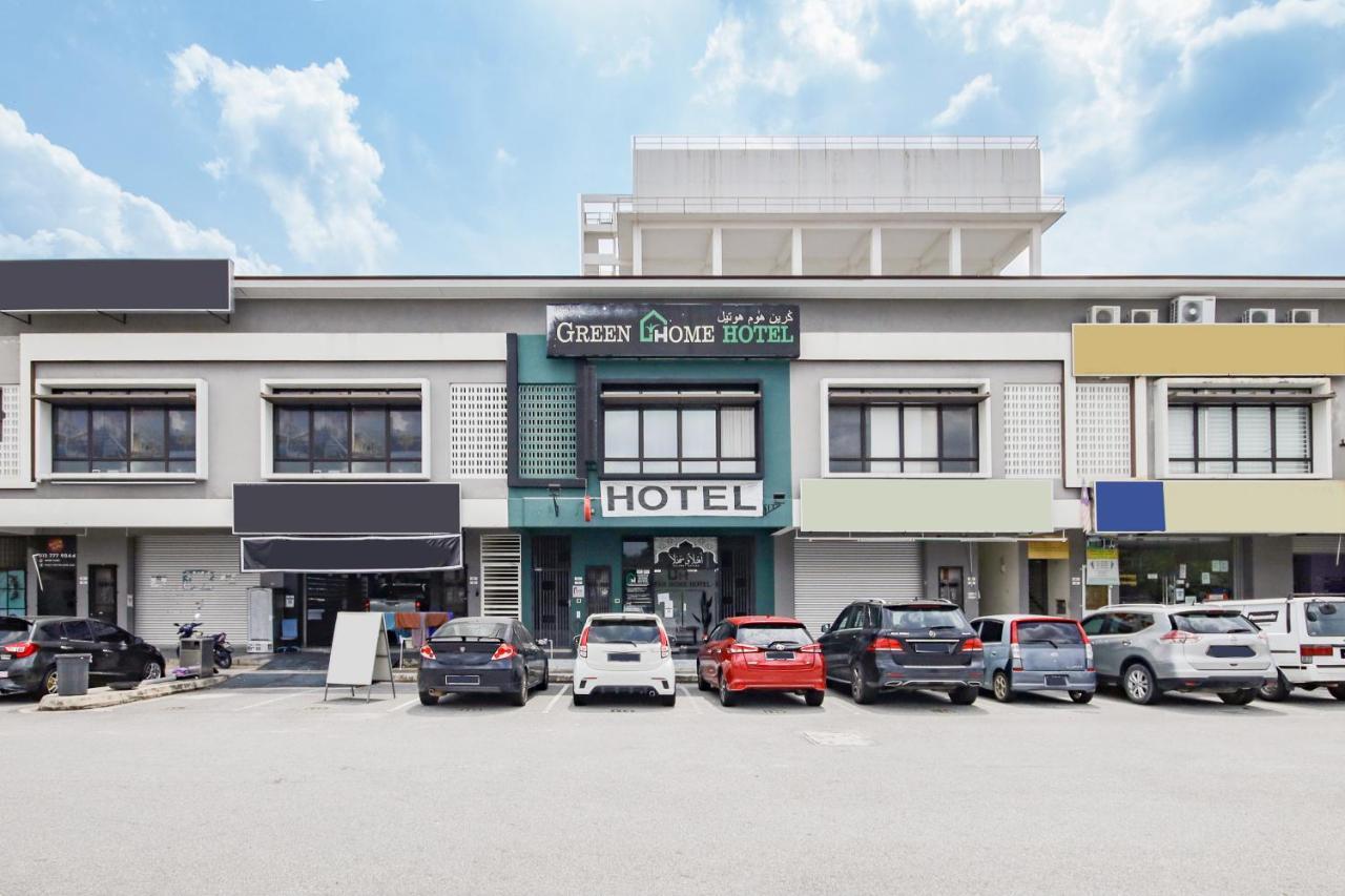 Oyo 90399 Green Home Hotel Syariah Sepang Luaran gambar