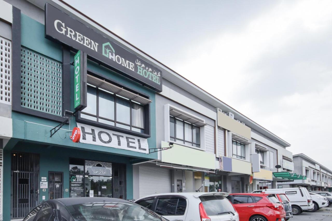 Oyo 90399 Green Home Hotel Syariah Sepang Luaran gambar